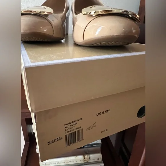 Michael Kors Pauline Flex Mid Pump Patent Leather - Nude, Size US 8.5M - Picture 2 of 4